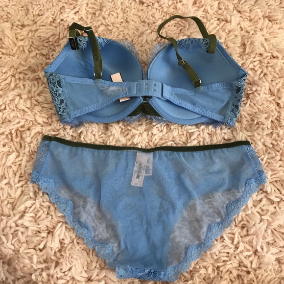 VS Lace and Velvet Bra and Panty Set! - Picture 4 of 7